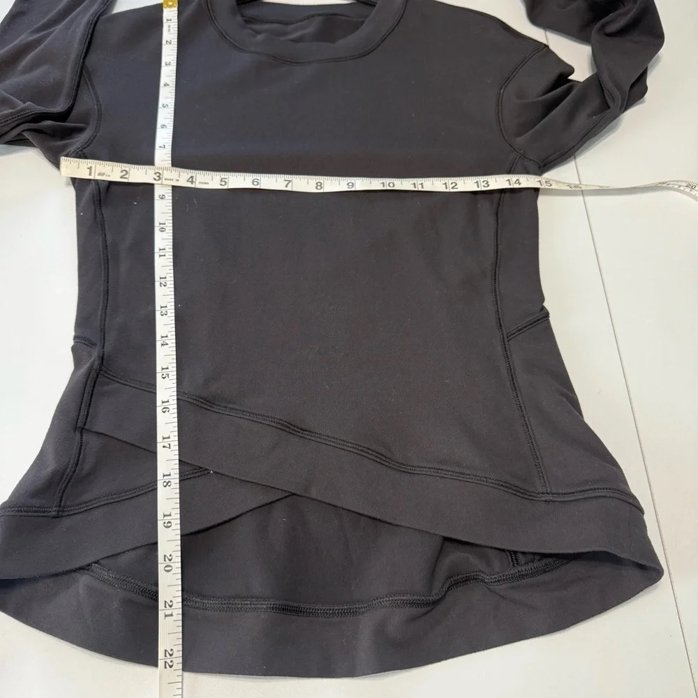 Lululemon Close To Crossing Workout Long Sleeve Top Size 4 Rulu Black